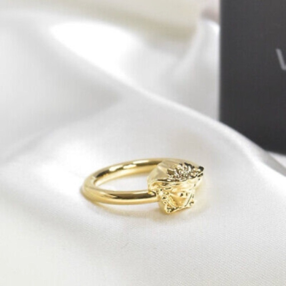 Versace Medusa Ring NIB - Picture 2 of 8